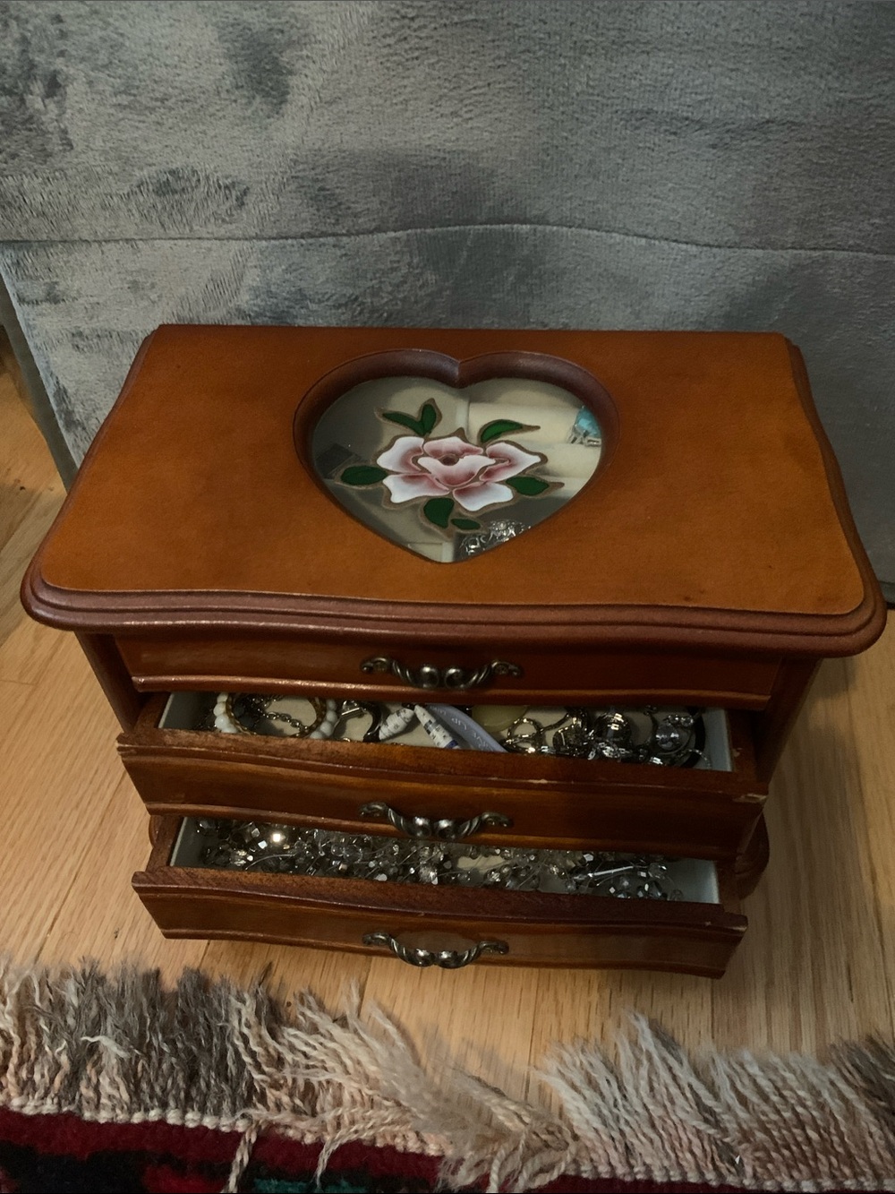 Vintage Wooden Heart-Top Jewelry Box with Jewelry